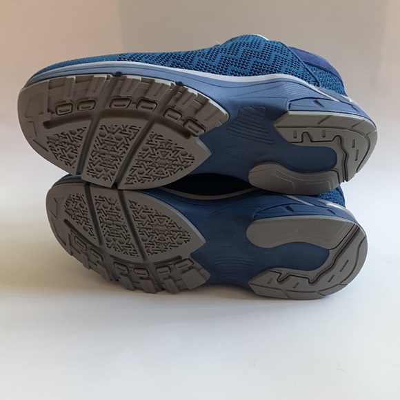 Zeba Step in sneakers, no bending over to put these on. Sapphire Blue size 8 NWT - Picture 10 of 13